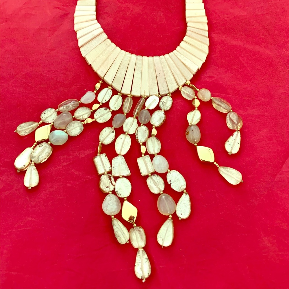 Elegant Crystal and gold bead necklace (16").
